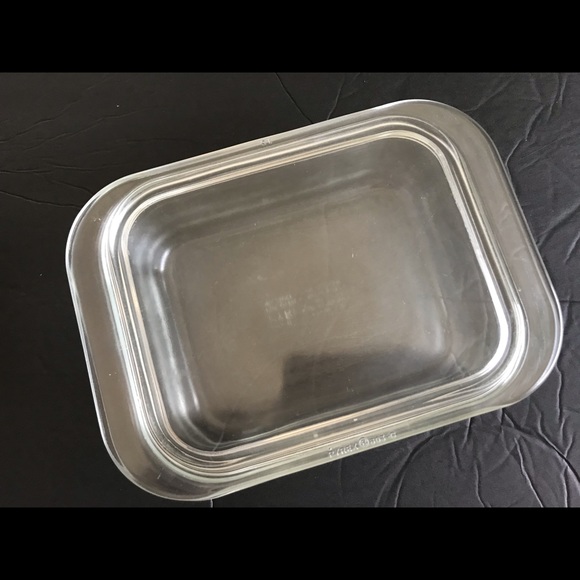Pyrex Square Baking Dish - Picture 1 of 8
